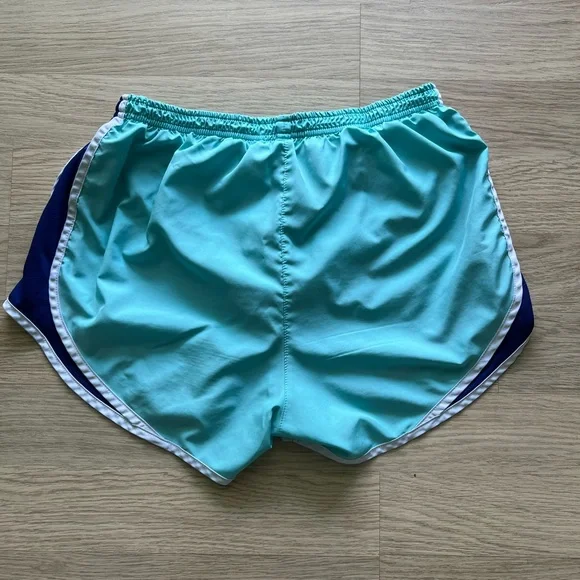 Size Small Nike Running Shorts - Picture 3 of 4